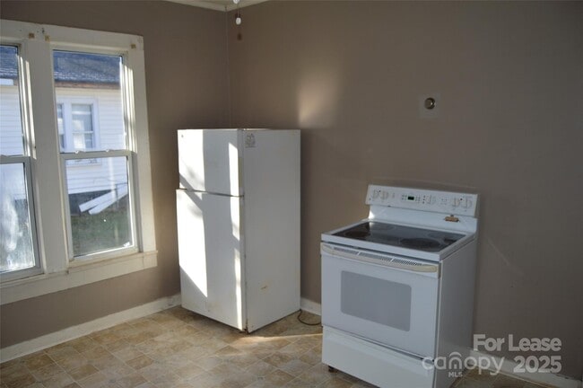 Photo - 208 Wilson St