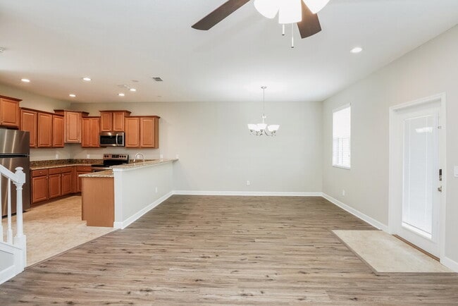 Photo - 9138 Savannah Grove Ln