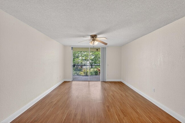Photo - 8353 Lake Dr Unit 204