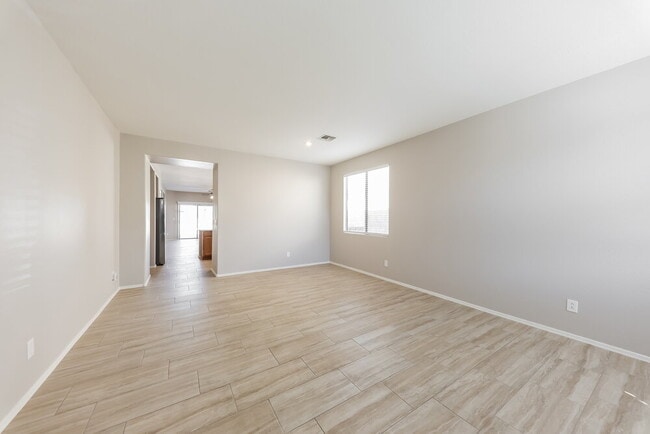 Photo - 40806 N Hudson Ct