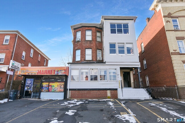 Building Photo - 247 Franklin Ave