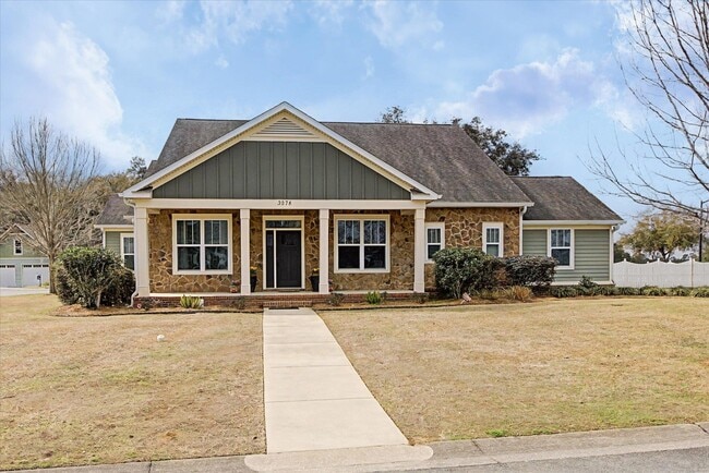 Building Photo - 3078 Dickinson Dr