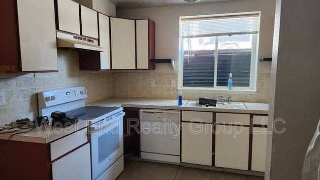 Building Photo - 1023-1029 N Washington Ave