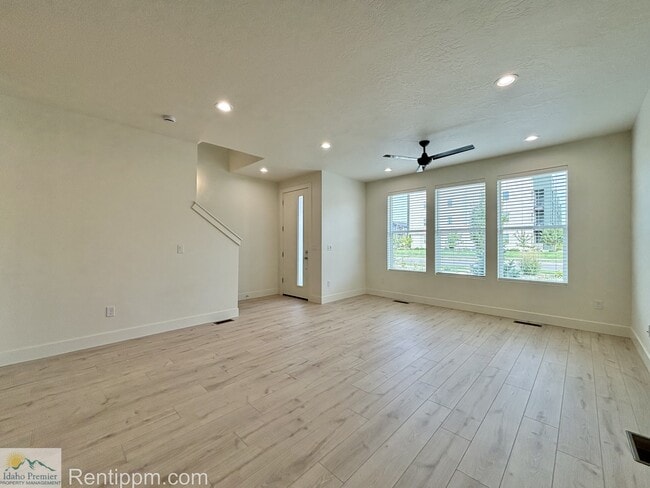 Photo - 1207 N Webb Wy