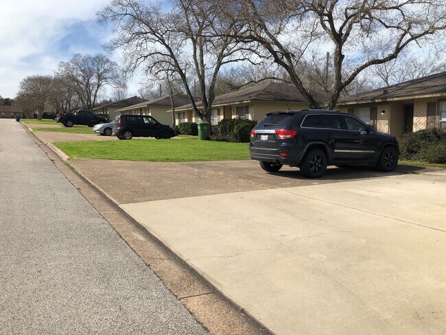 Photo - 3611 Mahan St Unit A