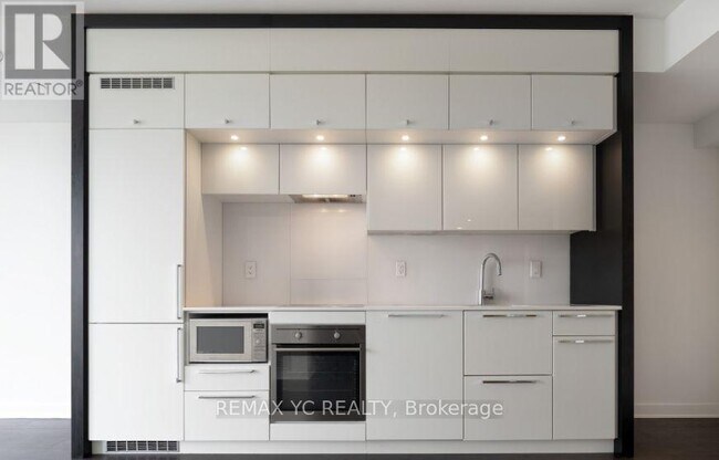 Photo - 15 Grenville St Unit 2102