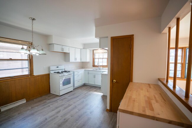 Photo - 5650A N 97th St Unidad A