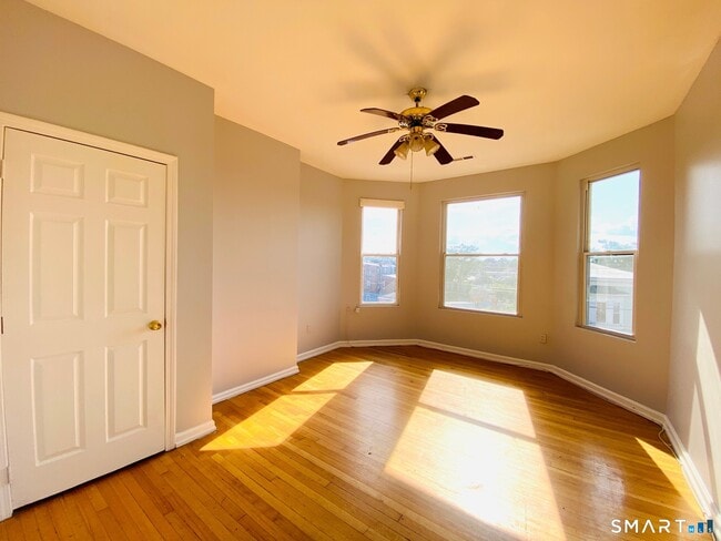 Photo - 162 William St Unidad #3R