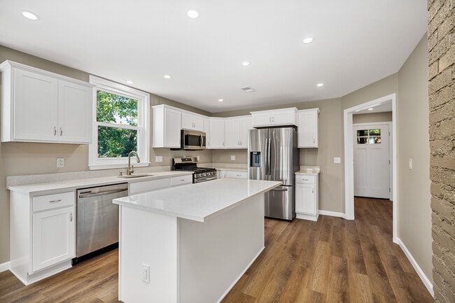 Photo - 81 N Euclid Ave Unidad #2