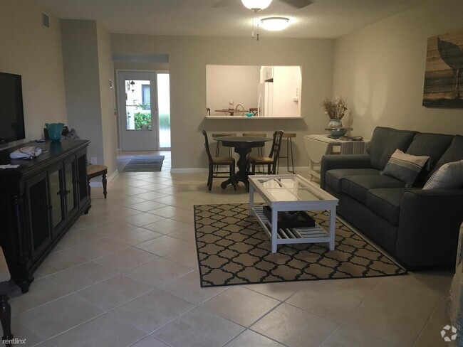 Building Photo - 2 br, 2 bath Condo - 30 Pelican Pointe Dr ... Unit # 1020