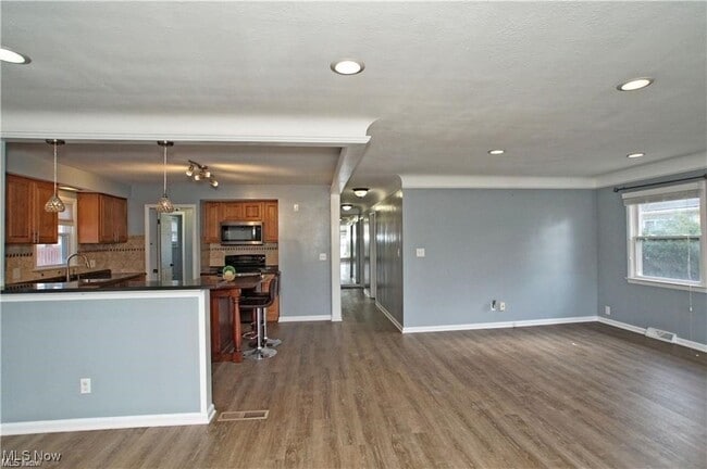 Photo - 1071 Cranbrook Dr