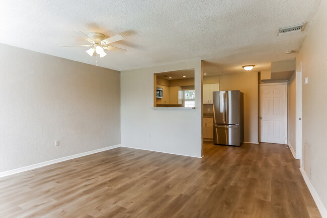 Photo - 710 NW 35th Ave