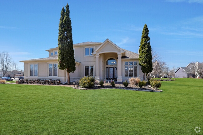 Building Photo - 2655 Molitor Rd Rental