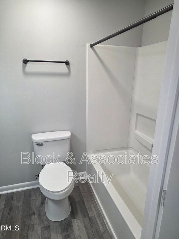 Photo - 1411 Collegiate Cir Unidad #204