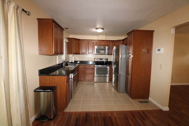 Photo - 2413 Hunt Club Rd