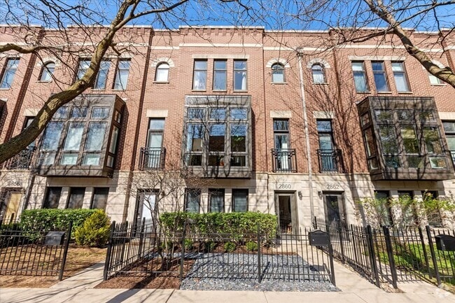 Building Photo - 2860 N Paulina St Rental