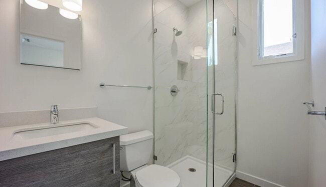 Photo - Chic North Central Newer Duplex! Unidad A