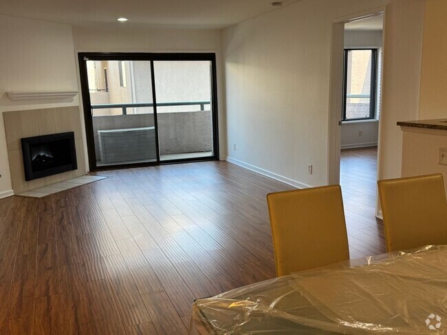 Building Photo - 8300 Manitoba St Rental