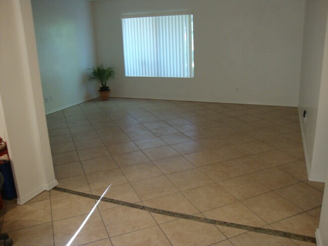 262 S Santa Fe Ave Unidad 262
