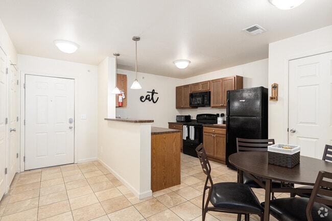 4X4 - 4BR, 4BA - Level 27