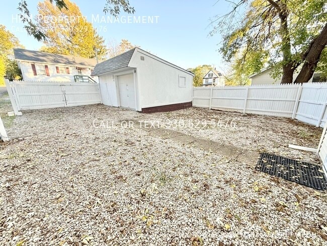 Photo - 412 Brown Ave NW