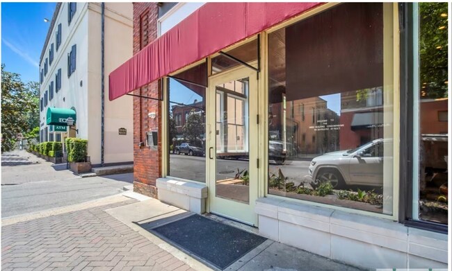 101 Barnard St Unit 300
