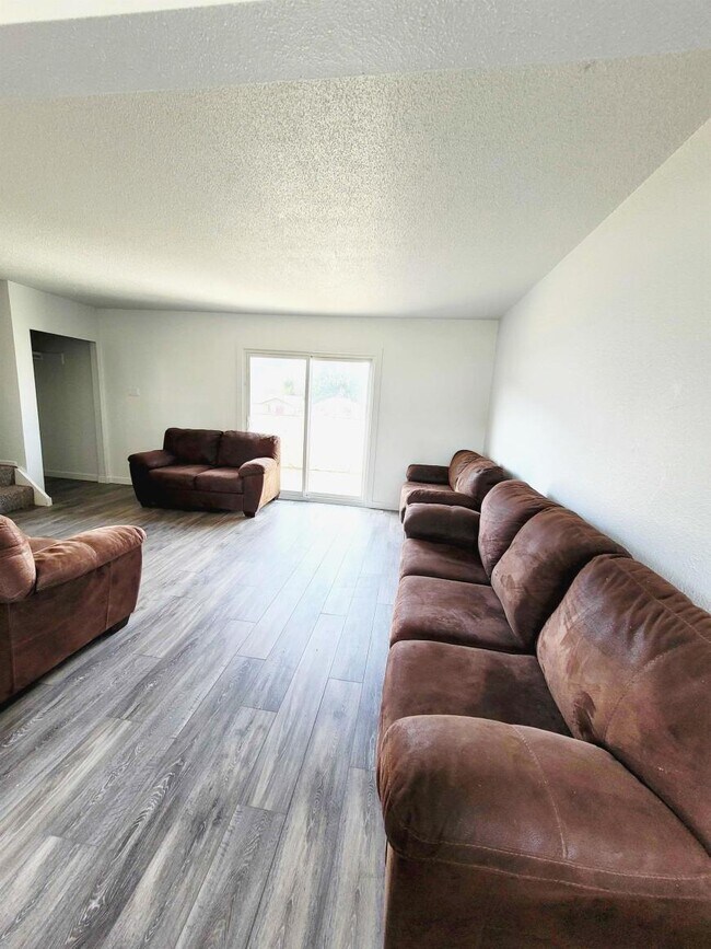 Photo - 3 bedroom in Kitimat BC V8C 1W2