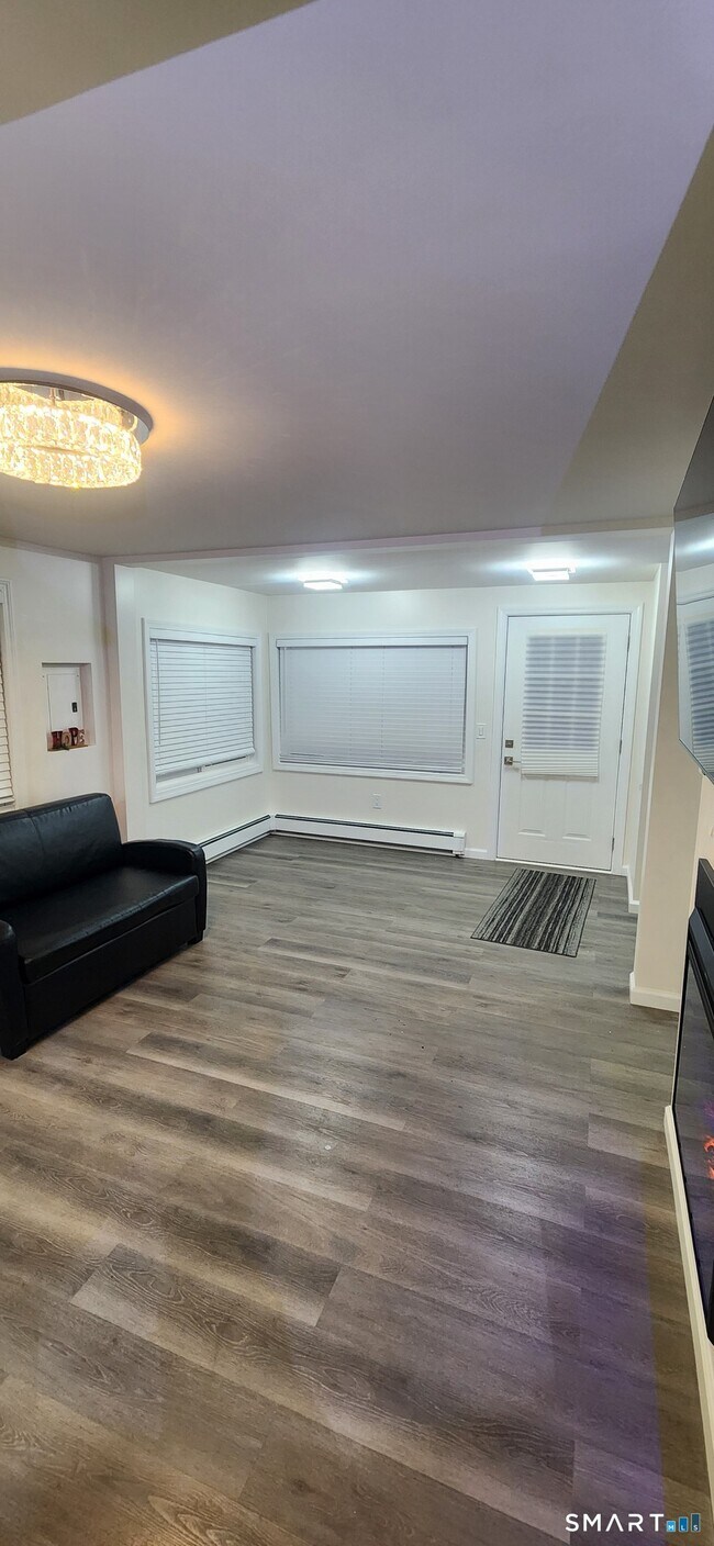 Photo - 19 Benham Ave