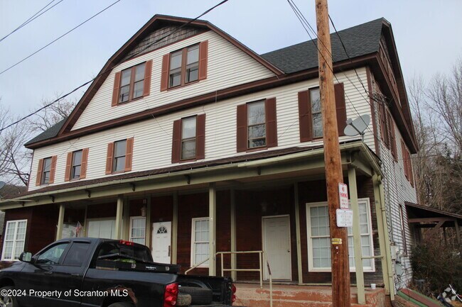 Building Photo - 139 South St Rental