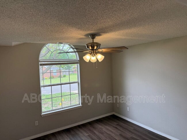 Photo - 313 Summerset St