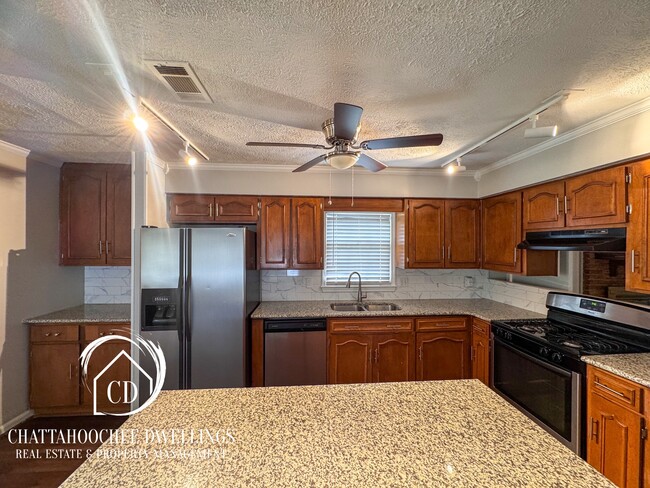 Photo - 6625 Charter Oaks Cir