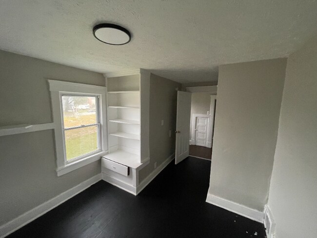 Photo - 1733-1737 Long Ave Unidad 1733 Long Ave