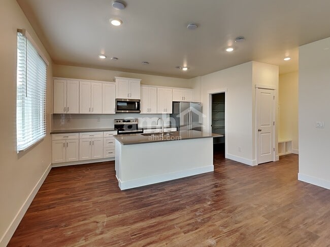 Photo - 1052 S Woodsome Ave