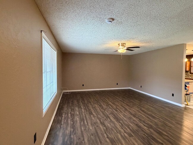 Photo - Don't miss out! Large 2/2 apartment