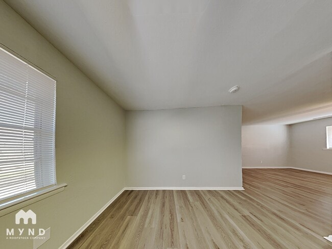 Photo - 4245 Larson Ln