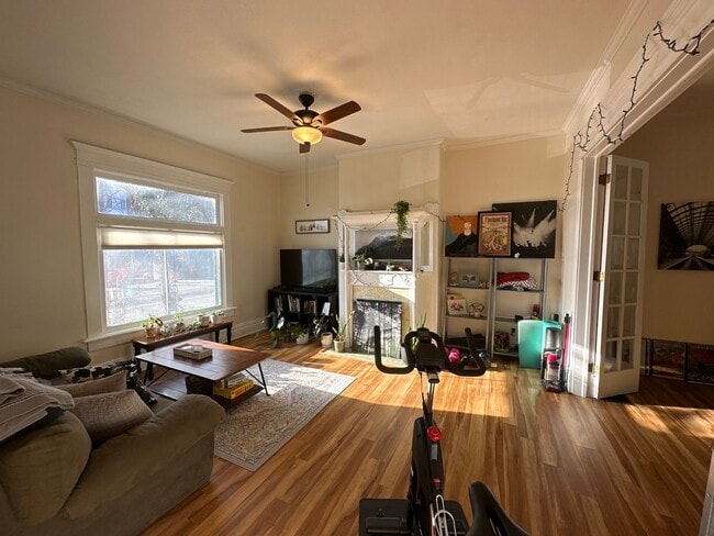 Photo - Neil Ave 686-688 MLR Unidad 688