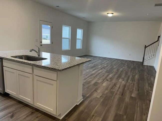 Photo - 2069 Boxwood Cir