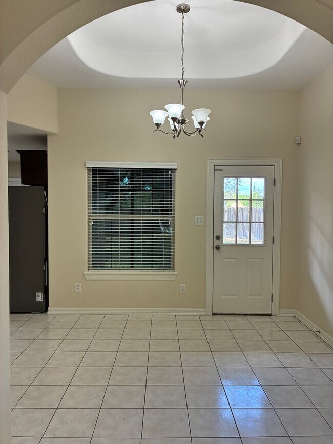 3215 Campanario Cir