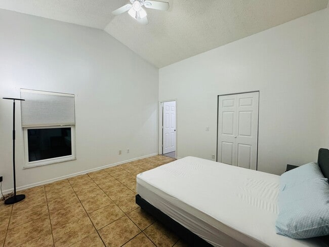 Private Master room - 536 Cheshire Way House