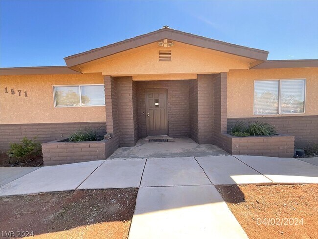 Photo - 1571 Turf Dr House