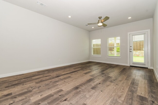 819 Brilliance Dr