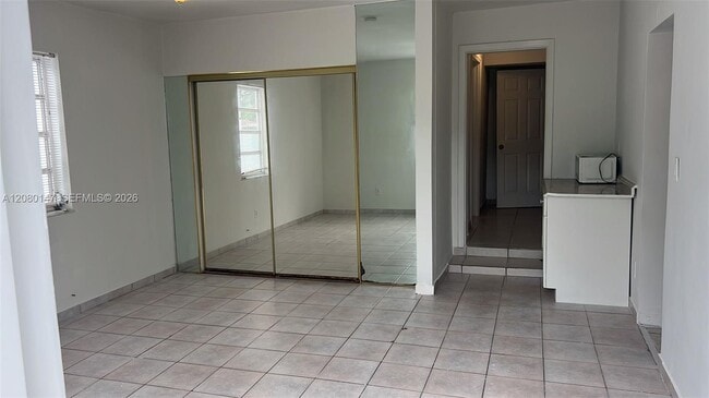 526 SW 64th Ave