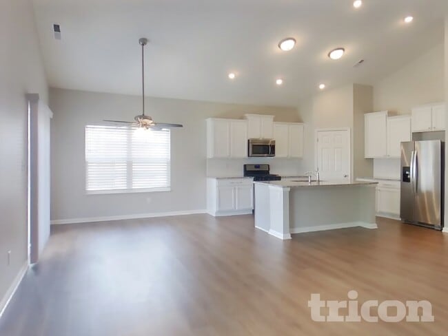 Photo - 6646 Laurelwood Dr