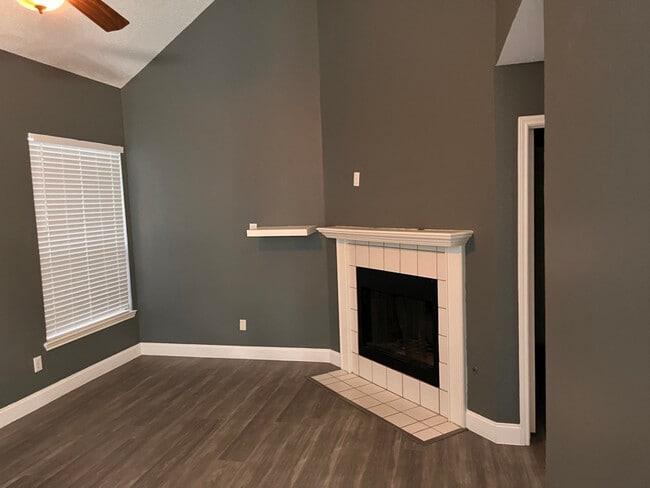 Photo - 18528 Shadow Ridge Dr