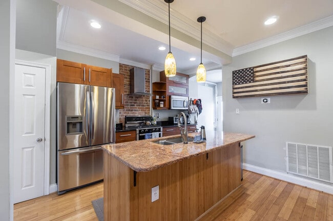 Photo - 503 Columbia Rd NW