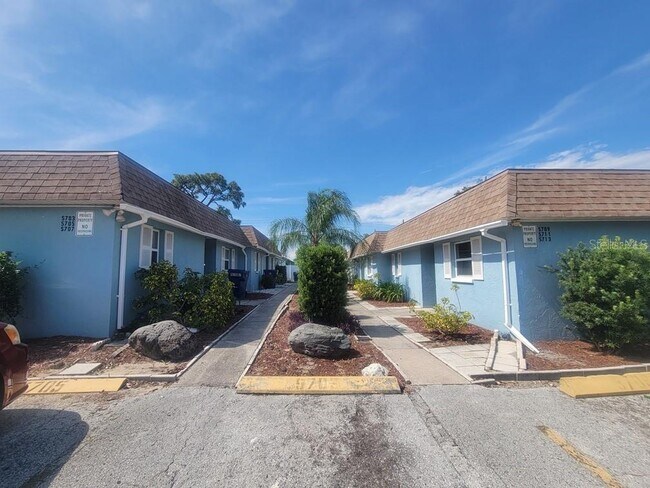 Photo - 5709 Silver Spur Dr