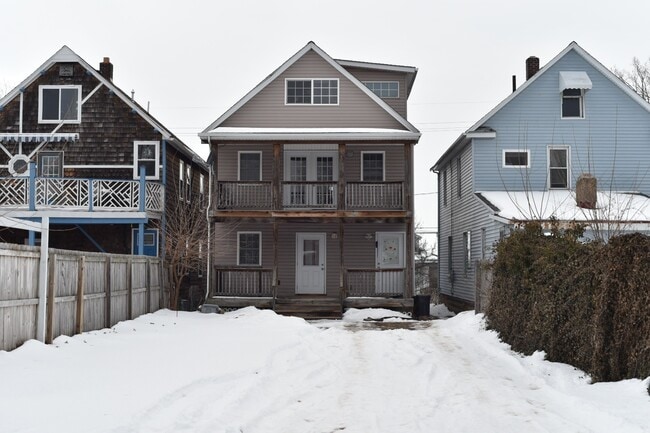 Photo - 817 W 2nd St Unit 1