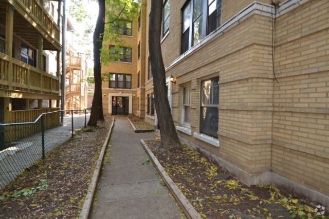 Building Photo - 837.5 W Cornelia Ave Rental