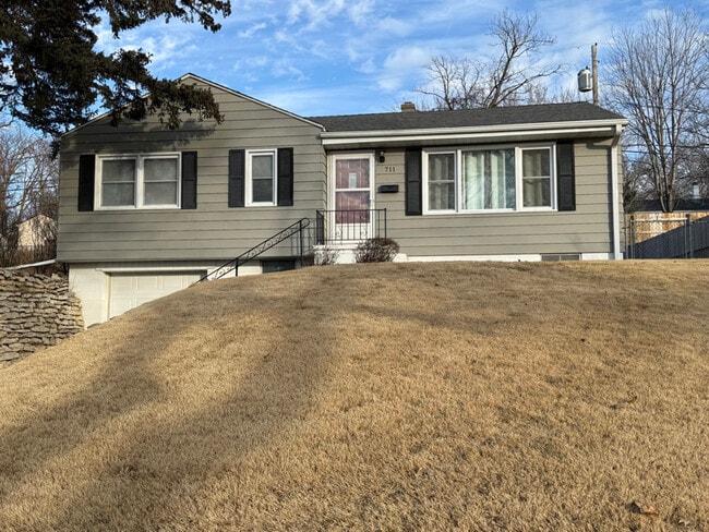 Building Photo - 711 S 68th Ave