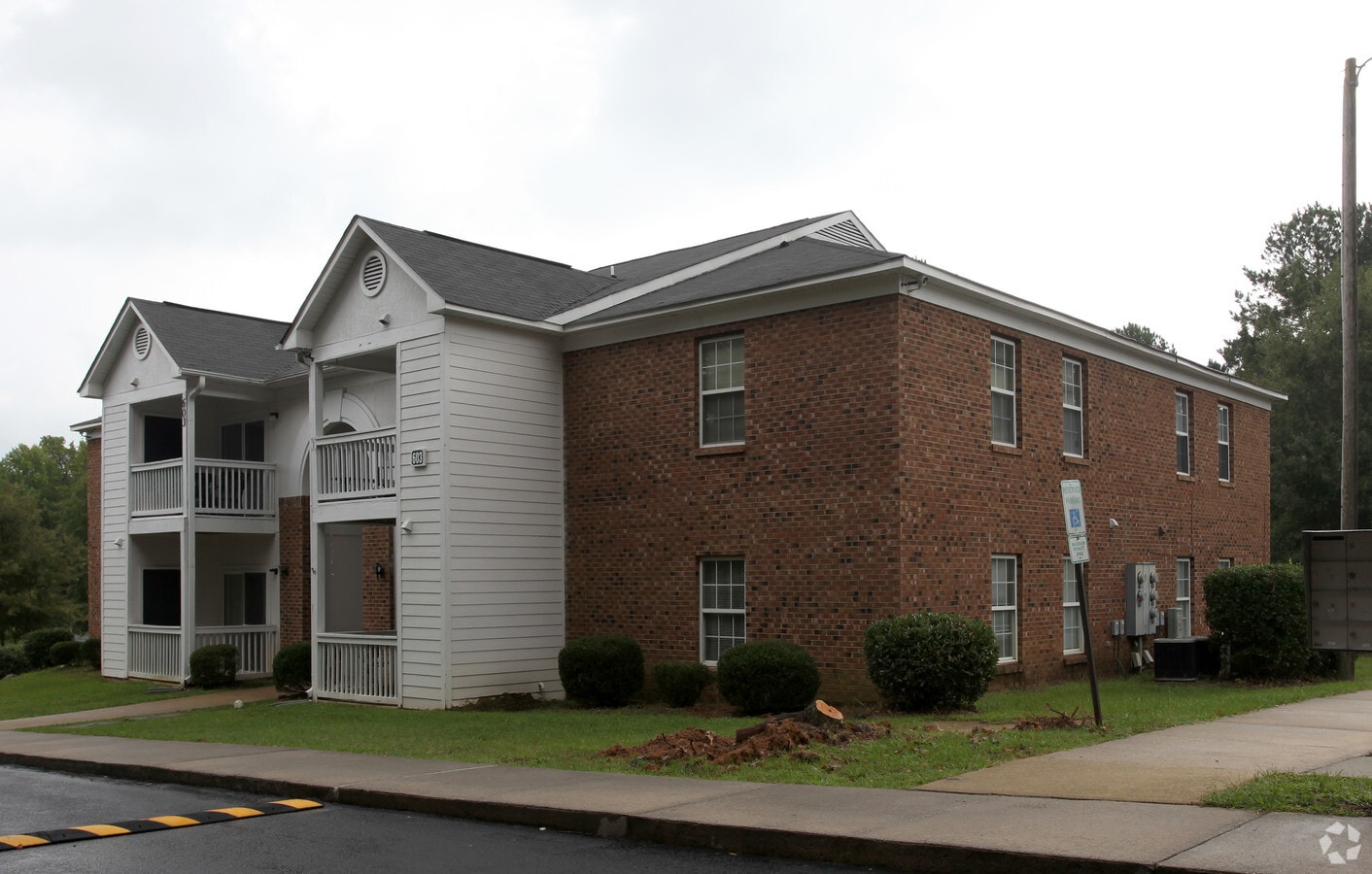 Keystone Commons - Keystone Commons Apartments